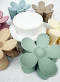 Load image into Gallery viewer, Claw Clips: Daisy Matte Tones