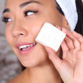 Load image into Gallery viewer, Multifunctional Soap Sponge - Mother of Pearl