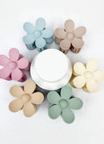 Load image into Gallery viewer, Claw Clips: Daisy Matte Tones