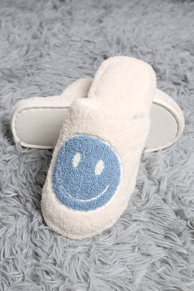 Comfy Happy Face Fuzzy Slipper: Lavender (Size 8-10 Womens)