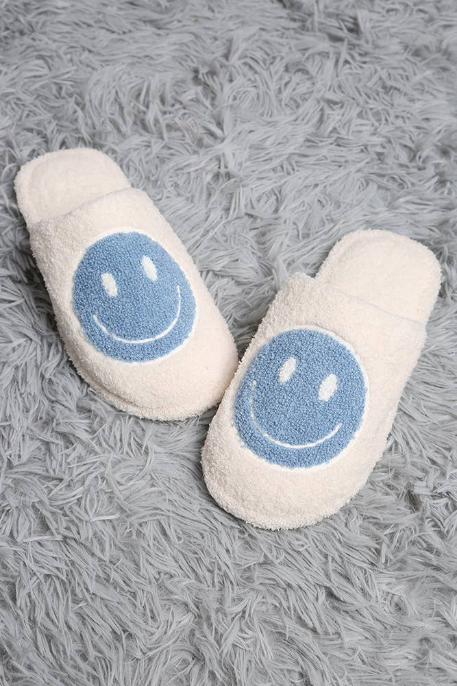 Comfy Happy Face Fuzzy Slipper: Lavender (Size 8-10 Womens)