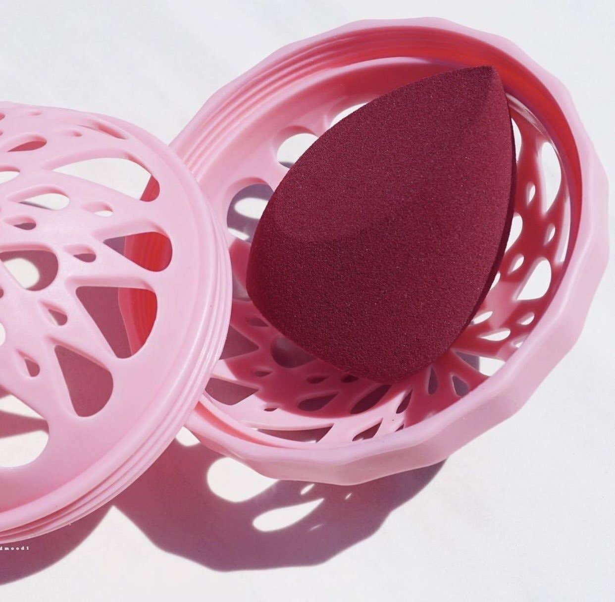 Makeup Eraser: The Sponge | Machine Washable MakeUp Blender