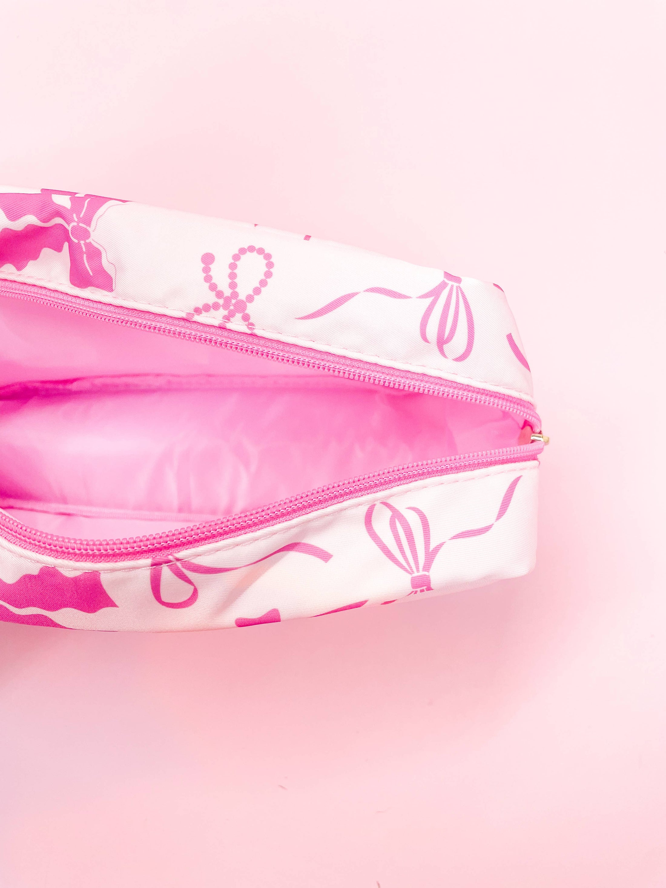 Cosmetic Bag: Pink Bows Nylon Cosmetic Zipper Bag