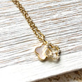 Load image into Gallery viewer, Necklace: Clover in Motion
