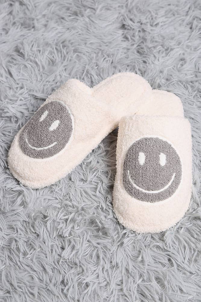 Comfy Happy Face Fuzzy Slipper: Lavender (Size 8-10 Womens)