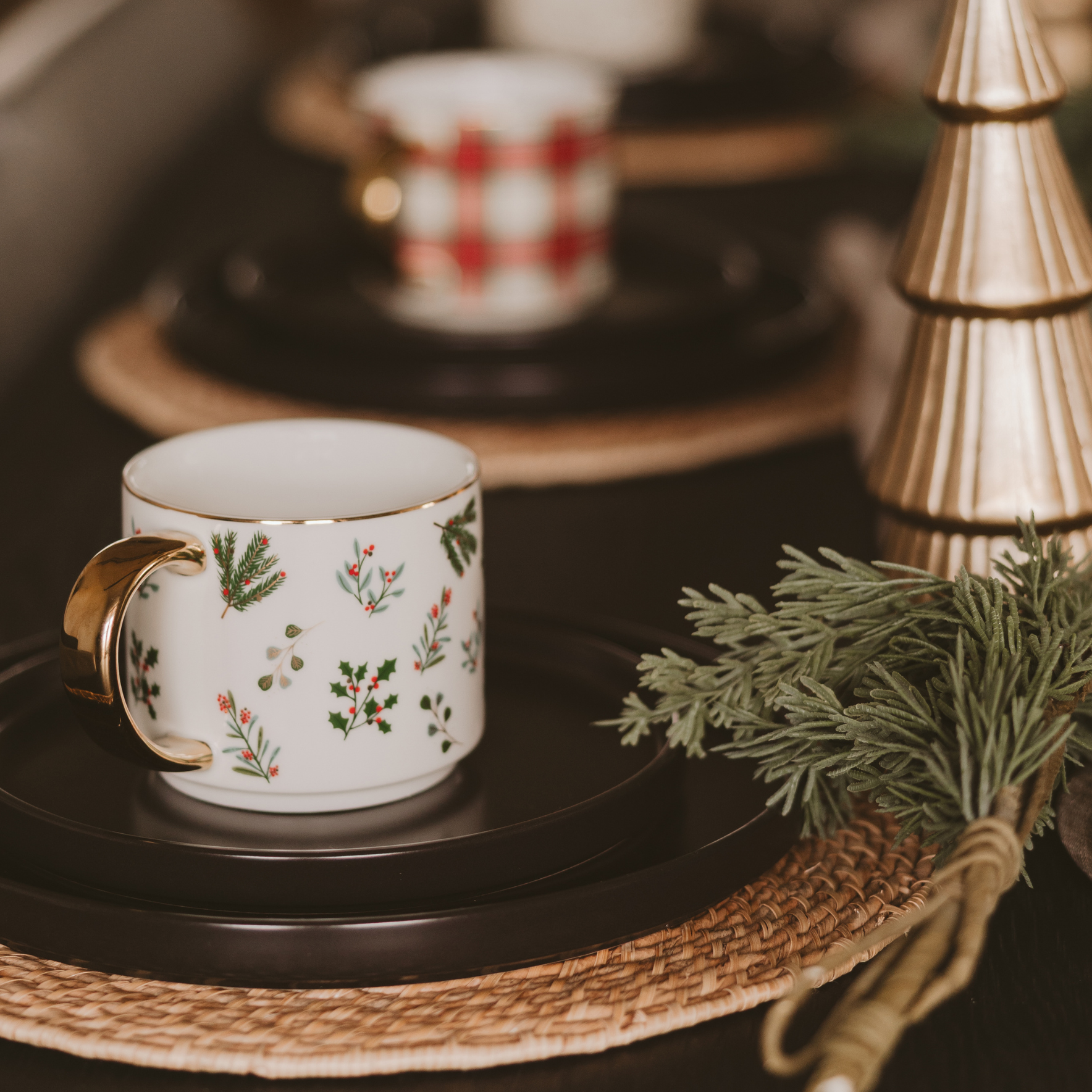 Mug: Holly Greenery Holiday