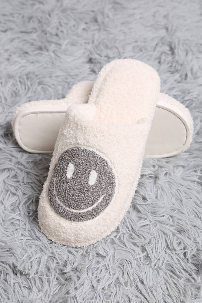 Comfy Happy Face Fuzzy Slipper: Lavender (Size 8-10 Womens)