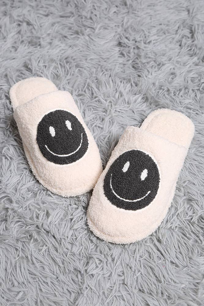 Comfy Happy Face Fuzzy Slipper: Lavender (Size 8-10 Womens)