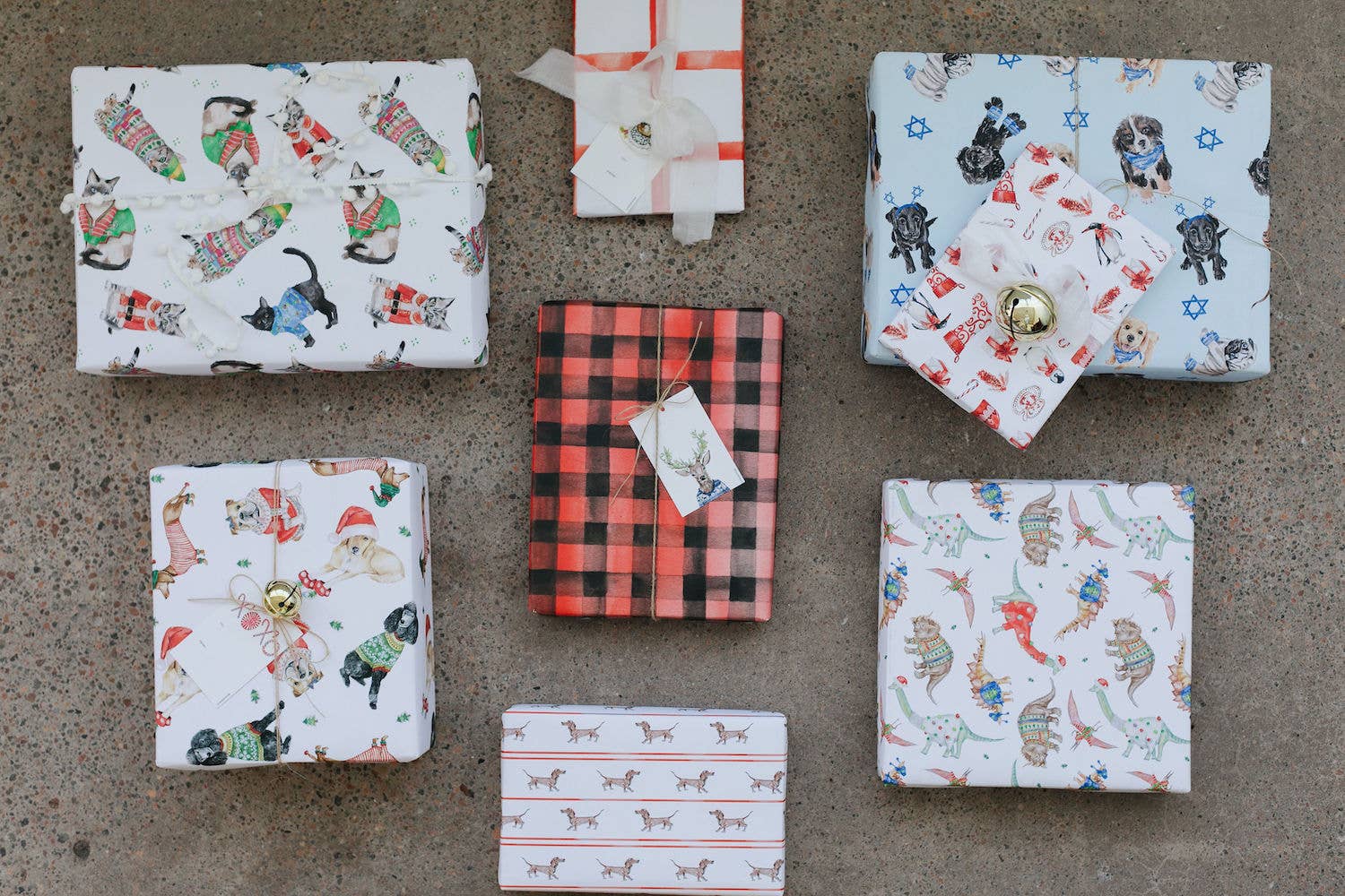 Gift Wrap: Festive Dinosaur Gift Wrap Roll