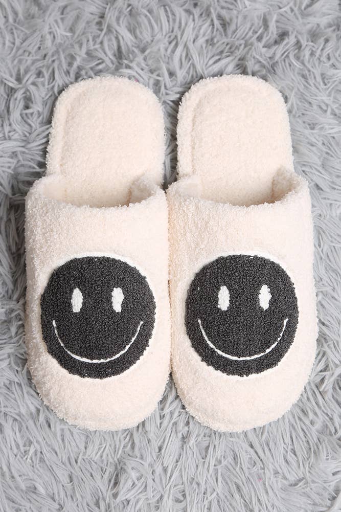 Comfy Happy Face Fuzzy Slipper: Lavender (Size 8-10 Womens)