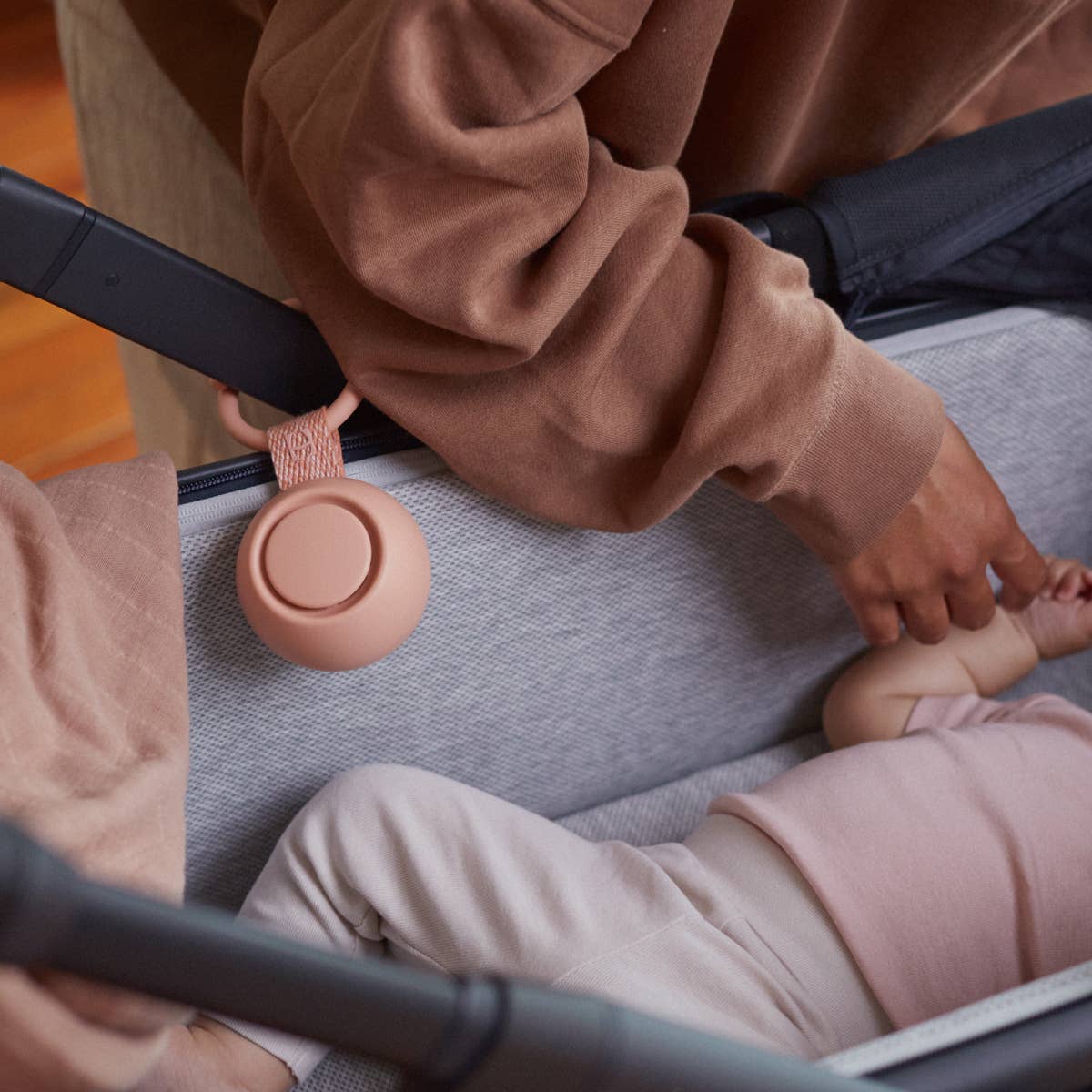 Hatch Rest Go | Portable Sound Machine for Babies and Kids: Mint