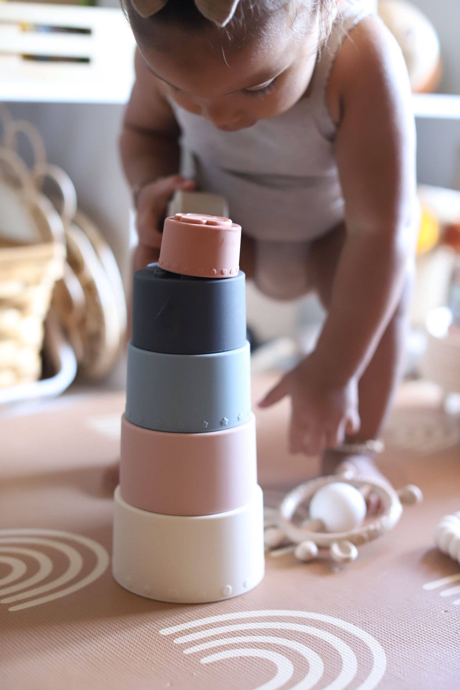 Large Stacking Cups with Shapes (7 pc)