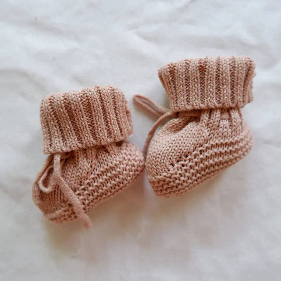 Knitted Infant Slippers/Booties: Camel